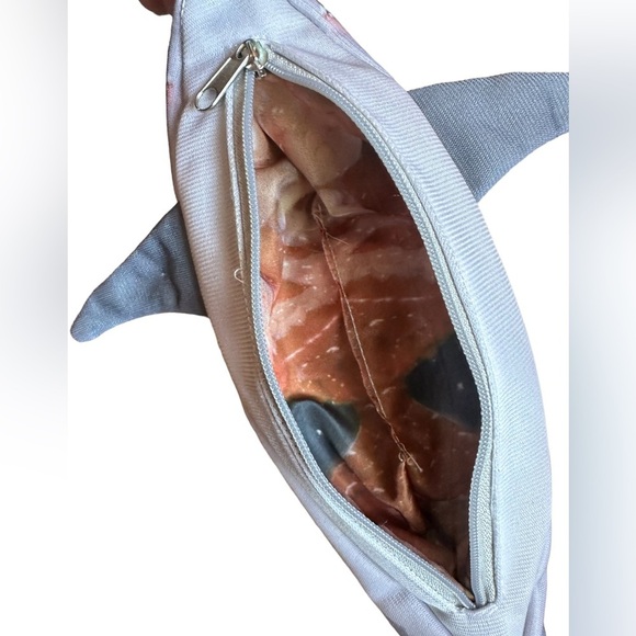 🍁 BUNDLE ONLY - 5/$15  Cloth Shark Pencil Pouch, NWOT - Picture 4 of 4